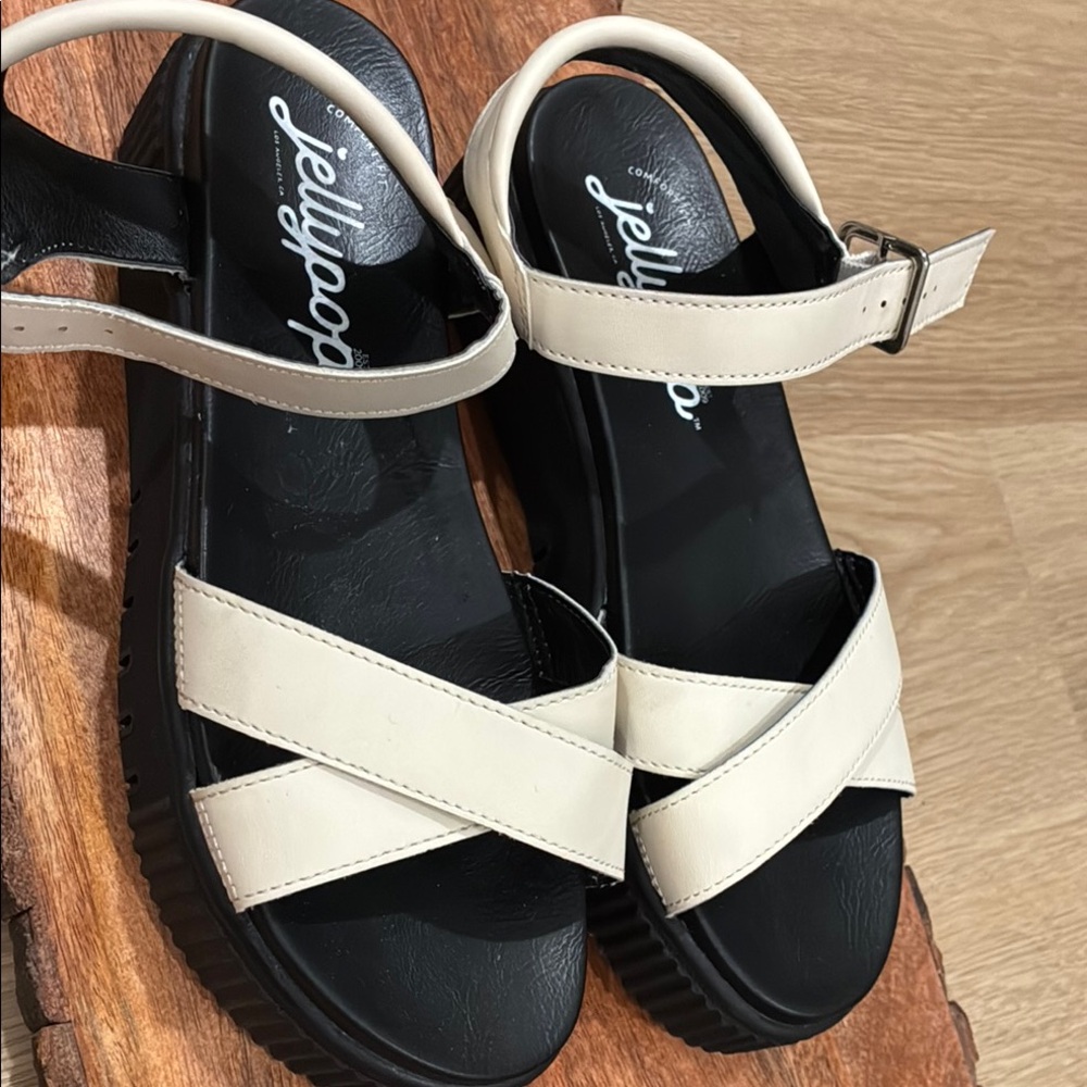 Jellypop Women's Cream Sandals